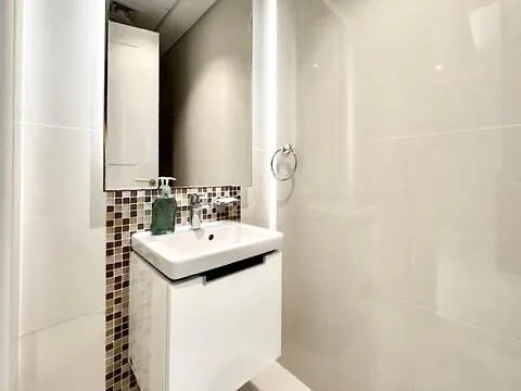 Homes2Retreat - Stylish 2Br Apartment In Prime Downtown Spot Dubai